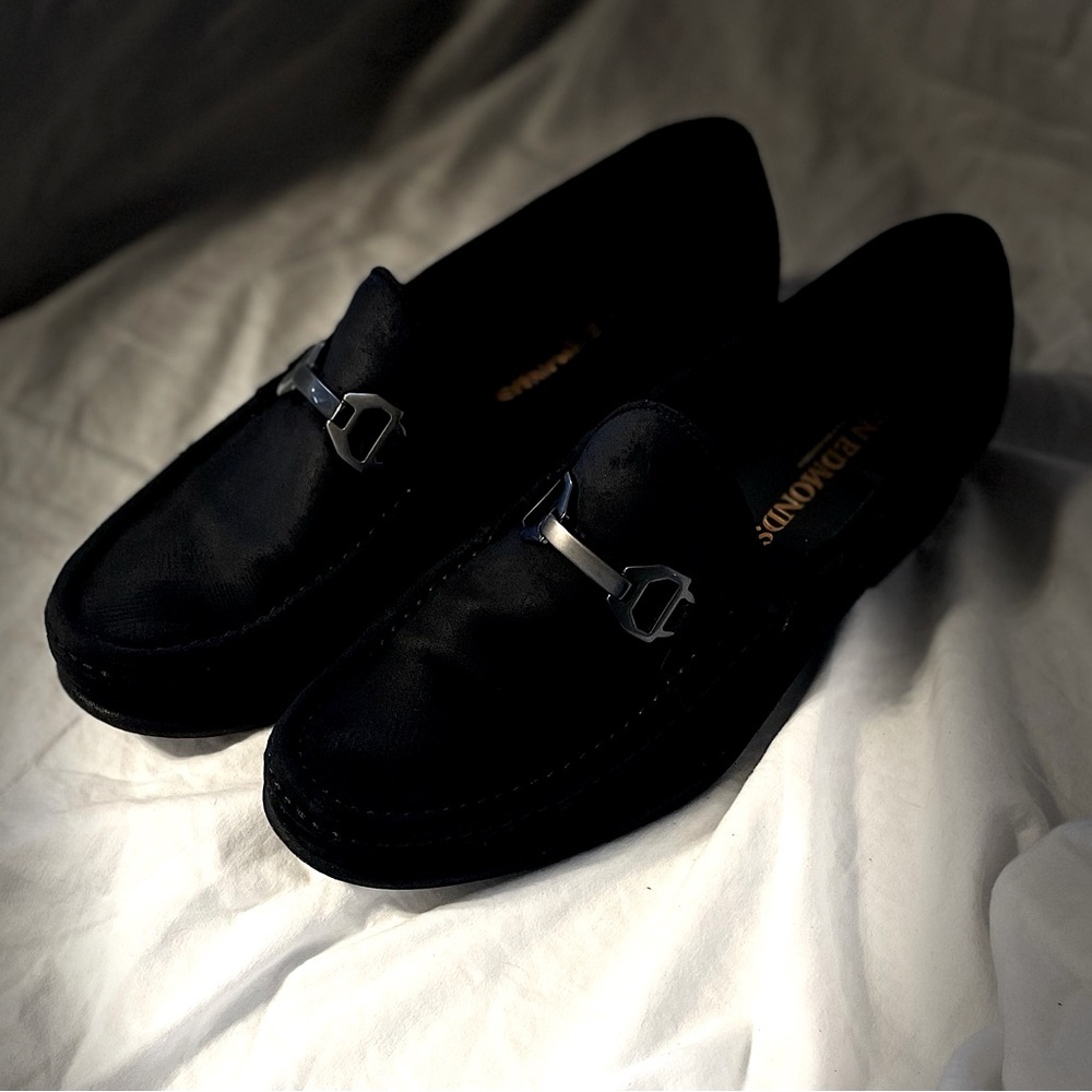 ALLEN EDMONDS  8.5d loafers Suede